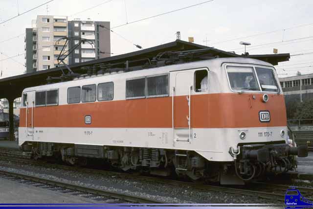 Kieselgrau/Orange(S-Bahn)